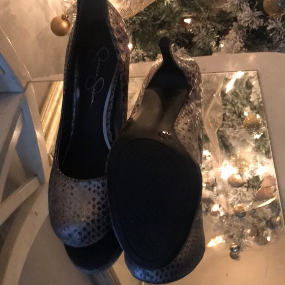 Heels - Picture 5 of 5